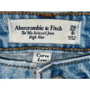 Abercrombie & Fitch Curve Love 90s Relaxed High Rise Blue Denim Jeans Size 29 8 thumbnail 3