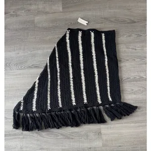 Anthropologie Black and White Crochet One Shoulder Poncho NWT Boho Grannycore thumbnail 4
