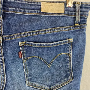 Levi’s Blue Slight Curve Straight Leg Jeans 6 28 thumbnail 3