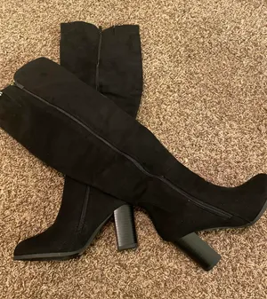 Black Boots Size 6.5 thumbnail 3