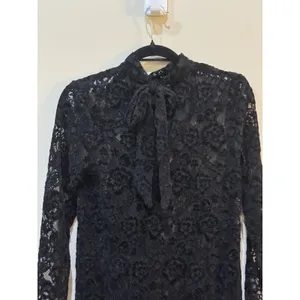 ALOHAS Tiban Black Lace Maxi Dress Mock Neck Bow Size Medium Velvet Long Sleeve thumbnail 7