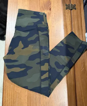 Pink Victoria Secrete Camo Leggings thumbnail 1