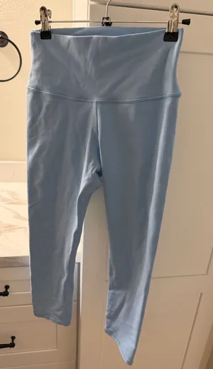 Alo Yoga Leggings thumbnail 1