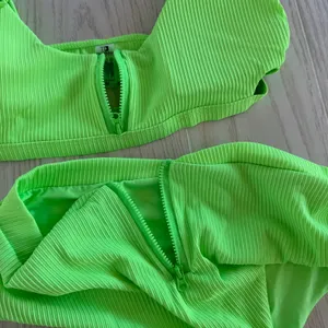 TiniBikini Swimwear 2-Piece Ribbed Set Size Medium - Citrus Green thumbnail 4