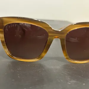 Diff Eyewear Tan Sunglasses thumbnail 4