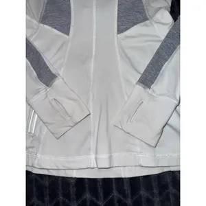Lululemon Women's Define Pullover Jacket White 1/2 Zip Thumbhole Luon Sz 6 thumbnail 5