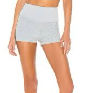 Alo Yoga Women's Gray High-Waist Shorts thumbnail 7