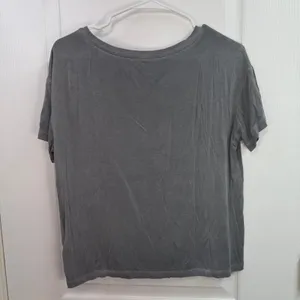 American Eagle gray soft & sexy lightweight stretch cropped pocket shirt small‎ thumbnail 6