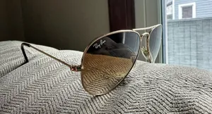Ray-Ban Sunglasses Large Aviator Metal RB3025 Gold Frame thumbnail 3