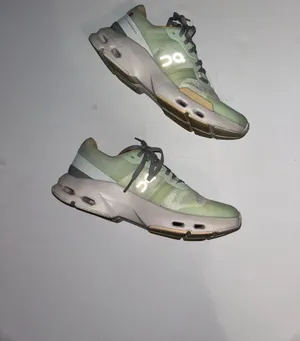 On Cloud Shoes Running thumbnail 3