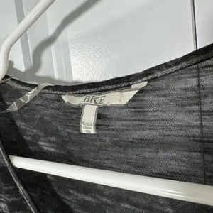BKE‎ Top Womens S Black Burn out Space Dye Lattice V-Neck Lace Up Tee Grunge Y2K thumbnail 2