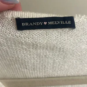 ✨Brandy Melville ANDI MOHAIR V-NECK SWEATER✨ thumbnail 4