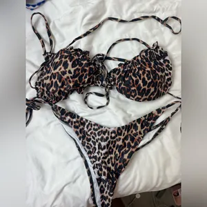 SheIn NWT Leopard print tie bikini thumbnail 2