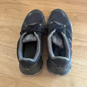 ON Cloud Women's Cloudflyer Running Shoes Black White‎ Gray 6 US Nice Shape thumbnail 5