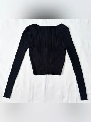 NWT Abercrombie & Fitch Twist-Front Sweater Top – Black – XS thumbnail 8