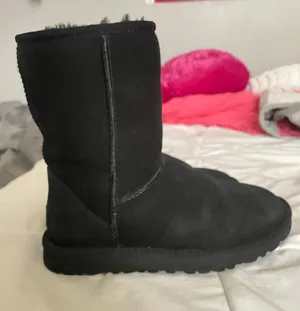 UGG Boots thumbnail 1