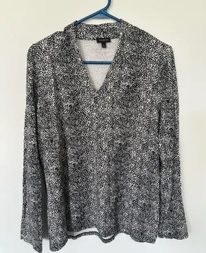 Talbots Black White Animal Print Dressy Knit Top Pullover L thumbnail 1