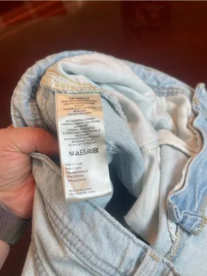 Pilcro Modern High-Waisted Baggy Barrel Jeans in Light Wash Denim Size 32 thumbnail 12