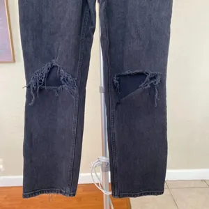 Abercrombie & Fitch Curve Love The ‘90s Straight Ultra High Rise Jean Black 2 26 thumbnail 3