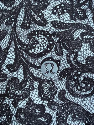 Lululemon Wunder Under Pant (Hi-Rise) Mini Cinder Lace White Black Size 4 thumbnail 3