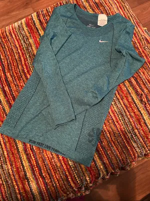 Nike Dri-Fit Women’s Long Sleeve Top Athletic small thumbnail 9