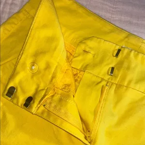 New York & Co Size 0 Bright Yellow Women's Shorts thumbnail 6