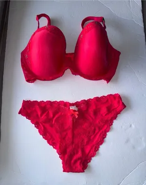 Victoria’s Secret Neon Coral Lace Push Up Bra 34DDD & Medium Panty NEW thumbnail 1