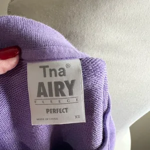 Aritzia TNA airy perfect fleece crop sweatshirt XS thumbnail 13