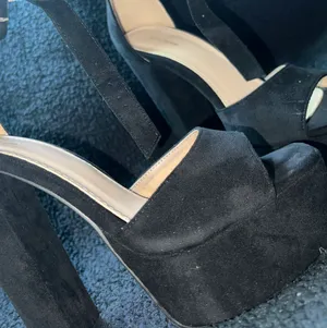 Pretty Little Thing Platform Heels thumbnail 3