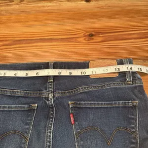 Levis 315 Jeans Womens 30 Blue Shaping Boot Cut Mid Rise Medium Dark‎ Wash Denim thumbnail 7