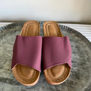Women's Wedge Slip On Wine Colored Open Toe Shoe Size 37 aka 7 #260767 thumbnail 2