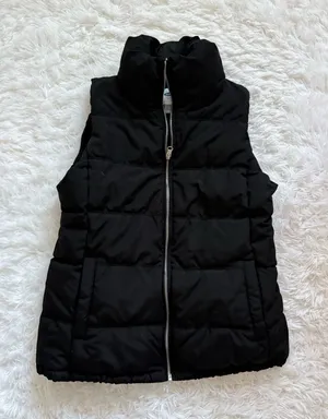 Old Navy puffer vest thumbnail 1