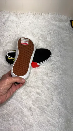 Off The Wall Slip Ons thumbnail 3