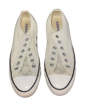 Women's White Converse Chuck Taylor All Star Low-Top Sneakers Size 8 thumbnail 1