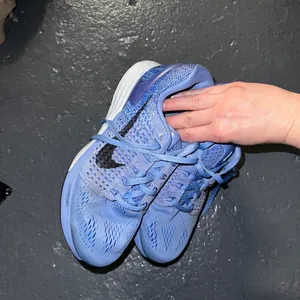 Nike sneaks thumbnail 2