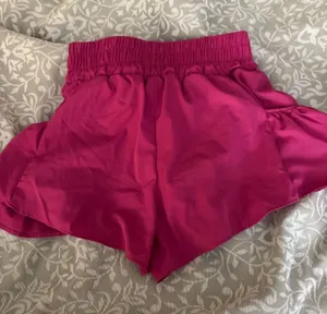 Amazon Shorts free people look alike thumbnail 1