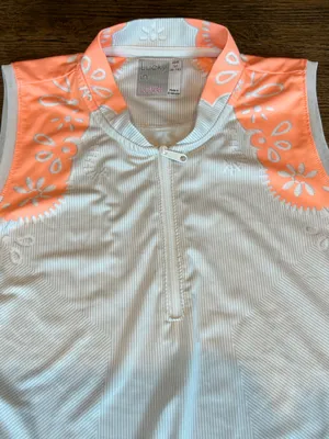 Lucky in Love Sleeveless 1/4 Zip Active Shirt - Size Medium thumbnail 3