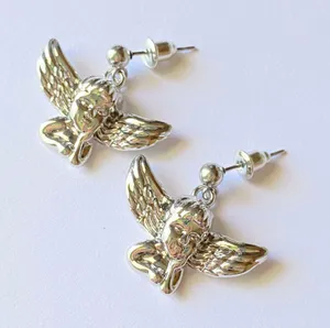 Handmade Kawaii y2k romance style angel/cherub dangle earring🌙👼 thumbnail 1
