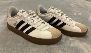 Women’s Adidas White Leather Sneakers Blue Stripes Tan Suede Toe/Heel Size 6 thumbnail 1
