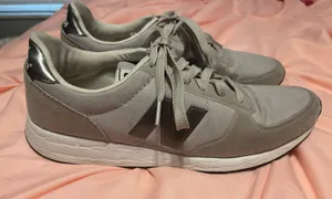 New Balance Woman’s Gray 520s thumbnail 1