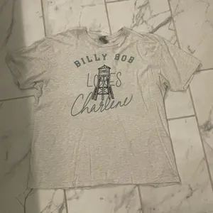Next Level Apparel Billy Bob Loves Charlene T-Shirt 90s country Joe Diffie thumbnail 5