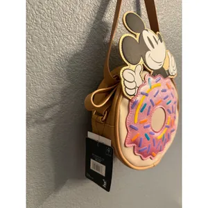 NWT Disney Bioworld Mickey Mouse Sprinkle Donut Crossbody Bag Purse thumbnail 3