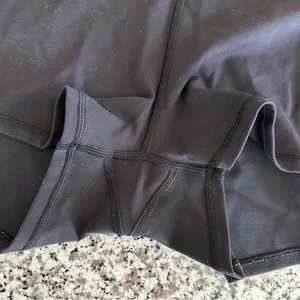 LULULEMON In Movement Short Everlux 2.5" in Black Sz. 10 thumbnail 10