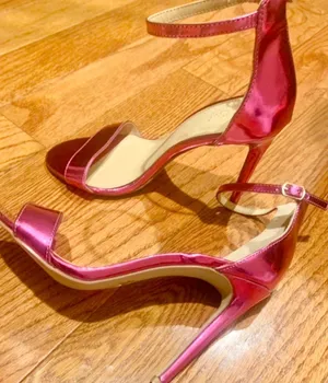 Charlotte Russe Metallic Fuchsia ankle strap Barbiecore Stilettos size 7 thumbnail 1