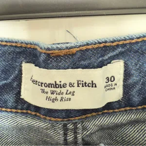 Abercrombie & Fitch The Wide Leg High Rise Jeans Size 30 thumbnail 9