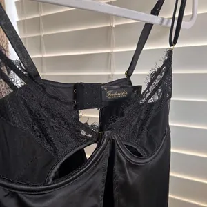 Frederick’s of Hollywood Black Satin Lace Babydoll Slip Lingerie Y2K Size Medium thumbnail 6