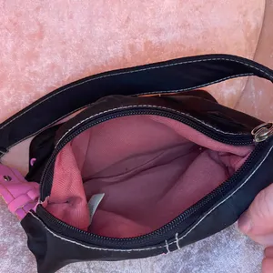 Hot pink and black shoulder bag (9.5x7.5) vintage zy2k thumbnail 8
