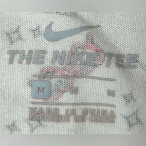 Nike Women’s Size M Sportswear Allover Sunglasses Crop Top Tee thumbnail 2