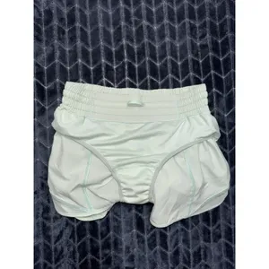 Lululemon Women Hotty Hot High Rise Lined Short Light Green Size 6 thumbnail 3