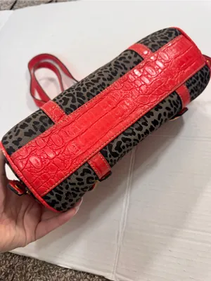 Vintage Guess Y2K Grey Animal Print Red Faux Leather Accent Barrel Shoulder Bag thumbnail 6